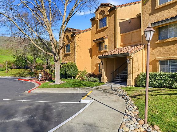 3rd image of 490 Bollinger Canyon Ln APT 367