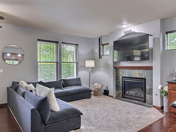 4th image of 4419 24th St SE
