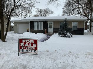 7510 Randy Rd, Machesney Park, IL 61115