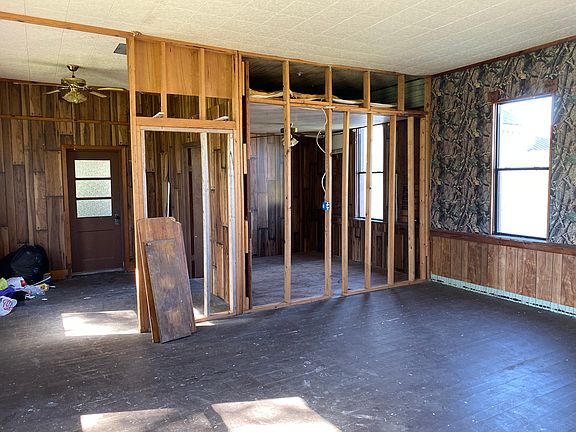 5th image of 104 S Hornbeck Ave
