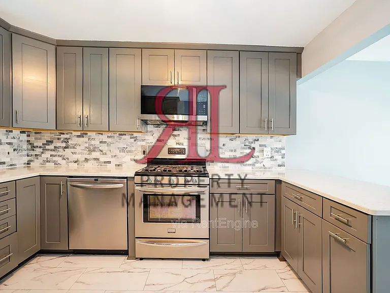 3501 Woodlawn Ave — Photo 8