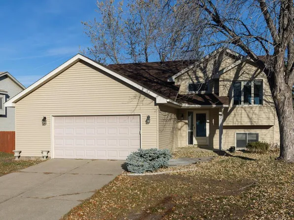 9247 Trinity Gdns, Minneapolis, MN 55443
