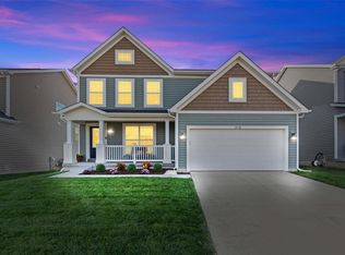 516 Country Landing Dr, Lake Saint Louis, MO 63367