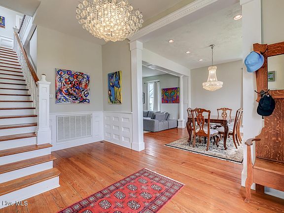 3rd image of 400 W Forest Avenue