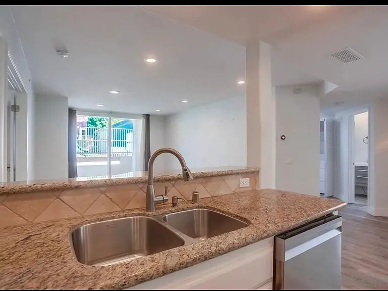 450 Stoney Point Way — Photo 9