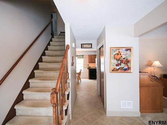 3rd image of 805 Ulysses Dr