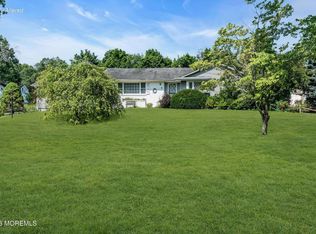4 Dickinson Ave, Toms River, NJ 08753