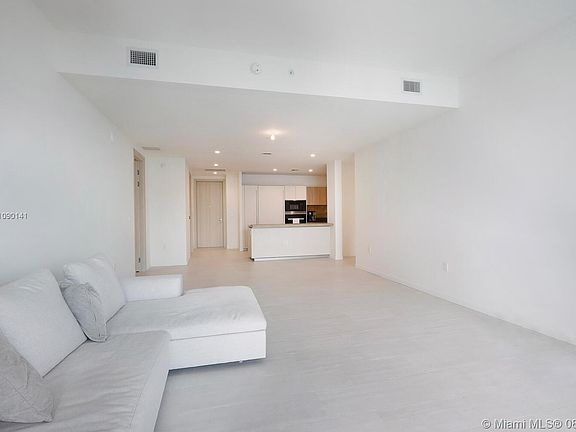5th image of 1000 Brickell Plz Penthouse 5103