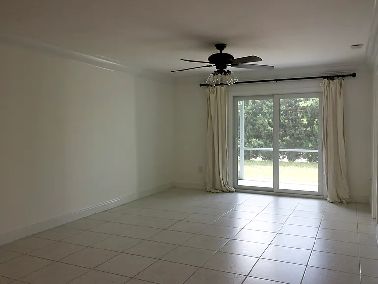 Cypress Way E — Photo 33