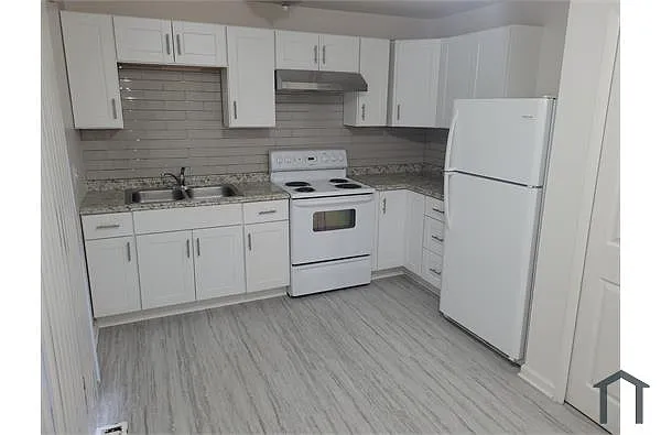 1082 Nash Ave photo 1