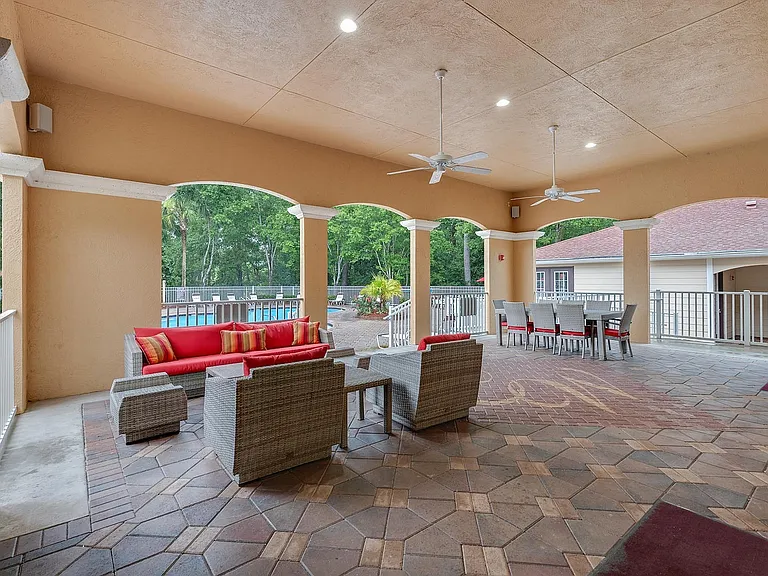 Capital Walk Apartments — Photo 26