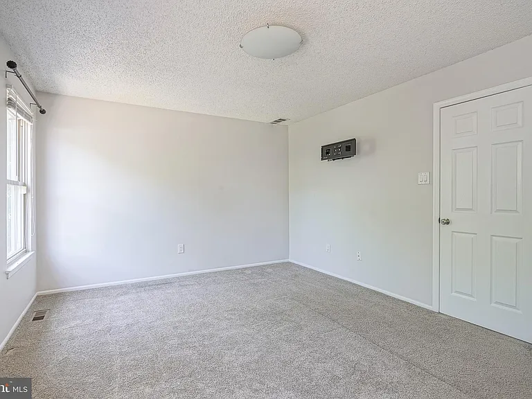 2205 Elberta Ln — Photo 20