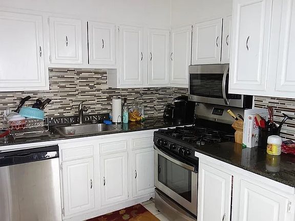 3rd image of 66 Russell St APT 3
