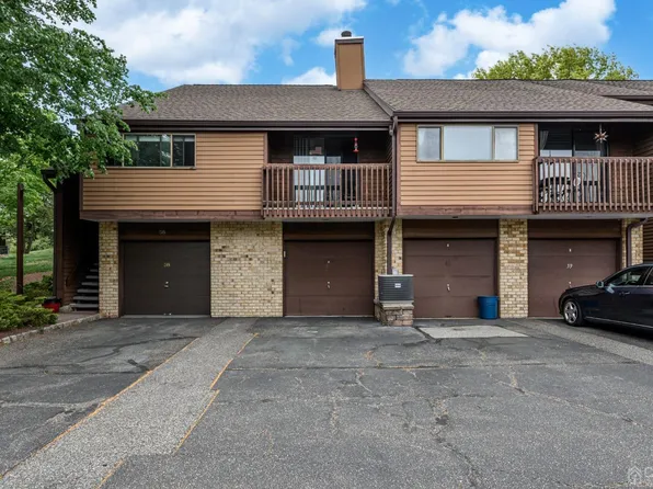57 Meadowview Dr, Annandale, NJ 08801
