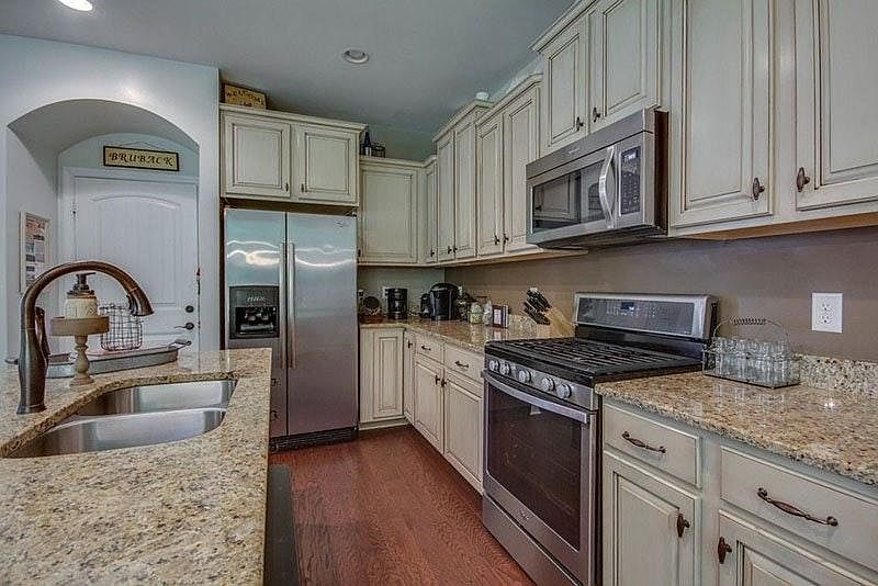 Granite Countertop, stainless steel appliances