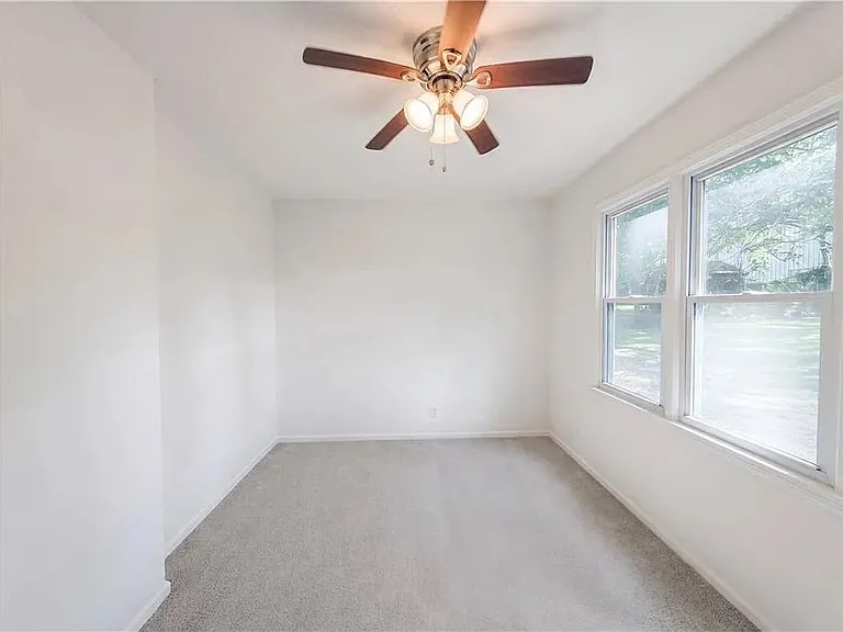 1825 NE Bren Mar Rd — Photo 8