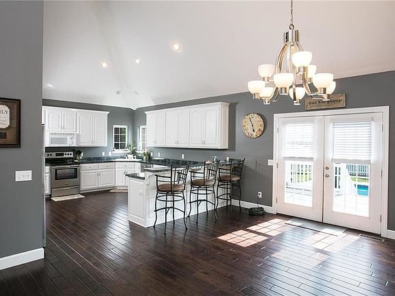 5th image of 4401 Kensington Dr