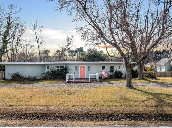 1211 Longpoint Rd, Cross, SC 29436