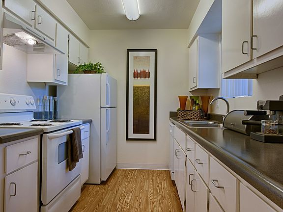 4th image of 30 W Carter Dr APT 14-104
