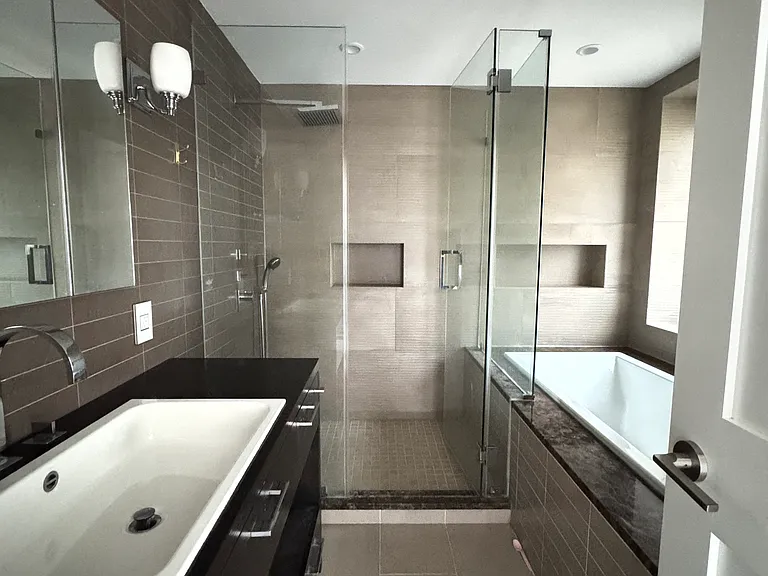 1448 71st St #3 — Photo 32