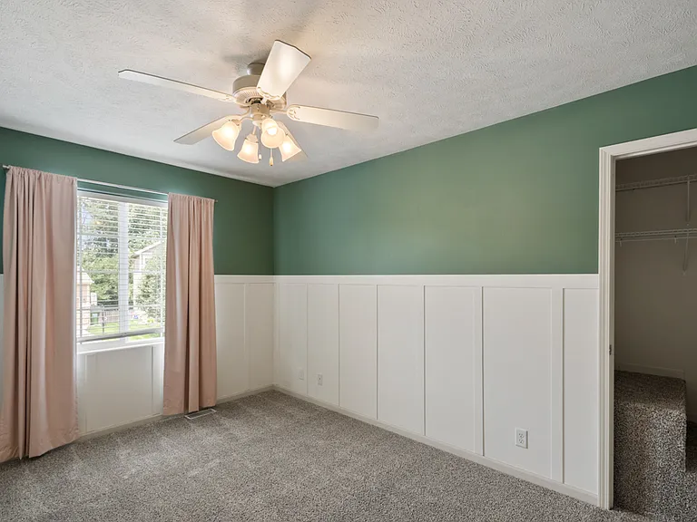 6107 S 190th Ter — Photo 33