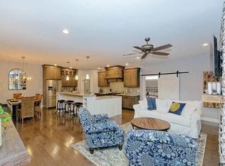 2 Stacey, Troy, NY 12180