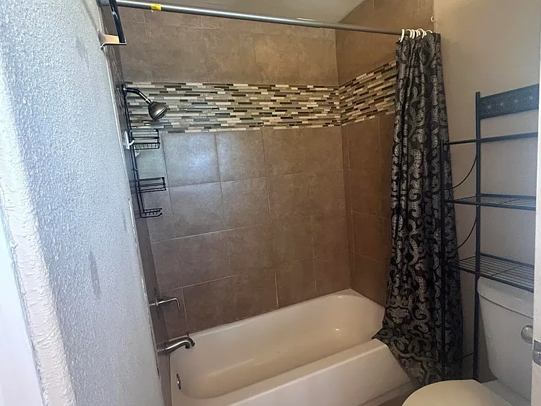 212 Crestmont Dr — Photo 12