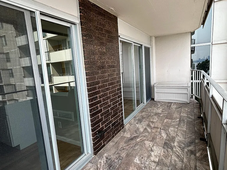 Lake Ave — Photo 3