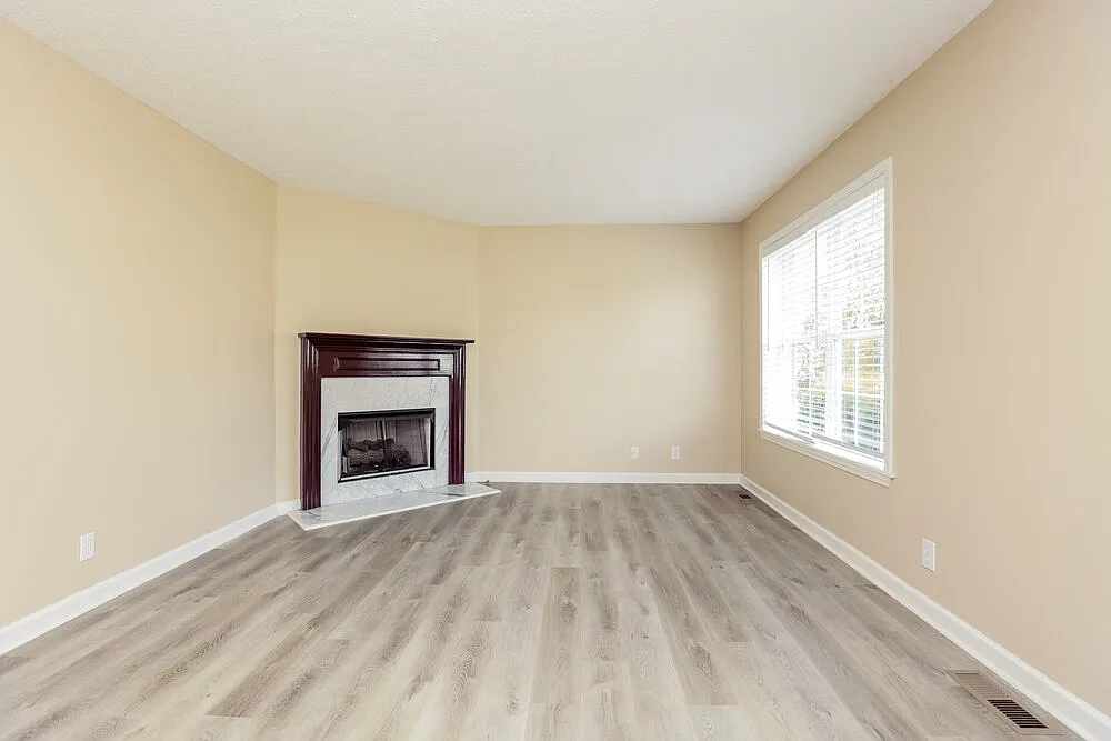 3 bed, 2.5 bath, 2004 sqft, $2,280 — Photo 4