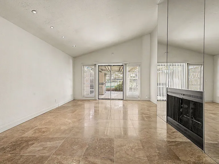 3172 Bel Air Dr — Photo 16