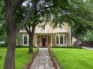 126 S Lambert St, Granbury, TX 76048