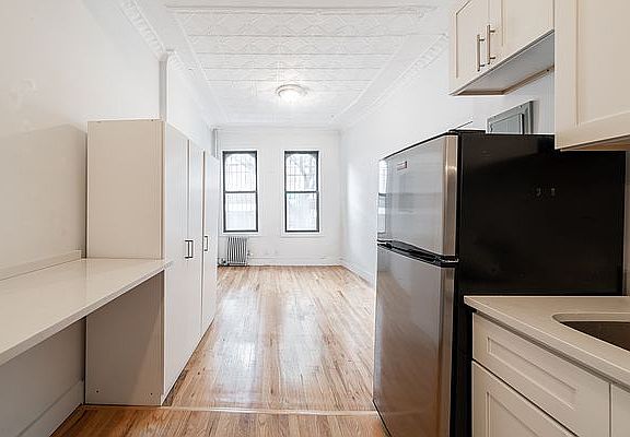 3rd image of 774 Franklin Ave APT 1D