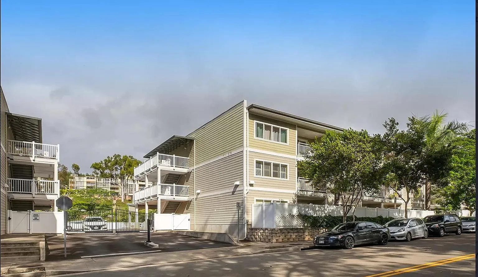 3 bed, 1212 sqft, $3,000 — Photo 1