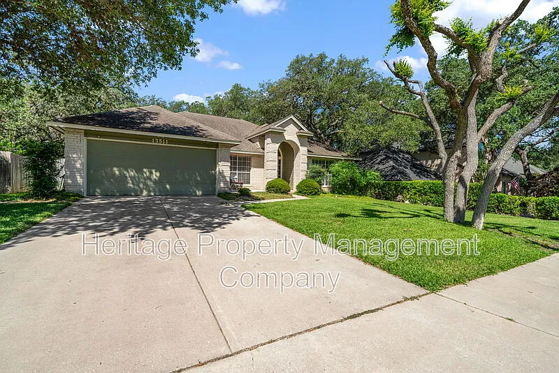 3 bed, 2.0 bath, 2236 sqft, $2,275 — Photo 2