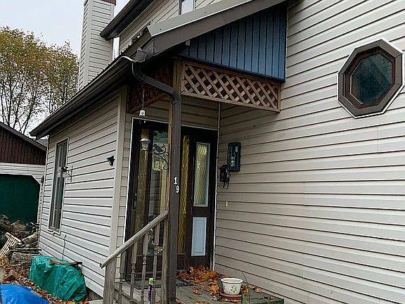 3rd image of 19 Lincoln St