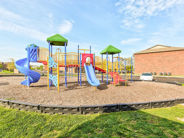Shelby Oaks Apartments — Photo 6