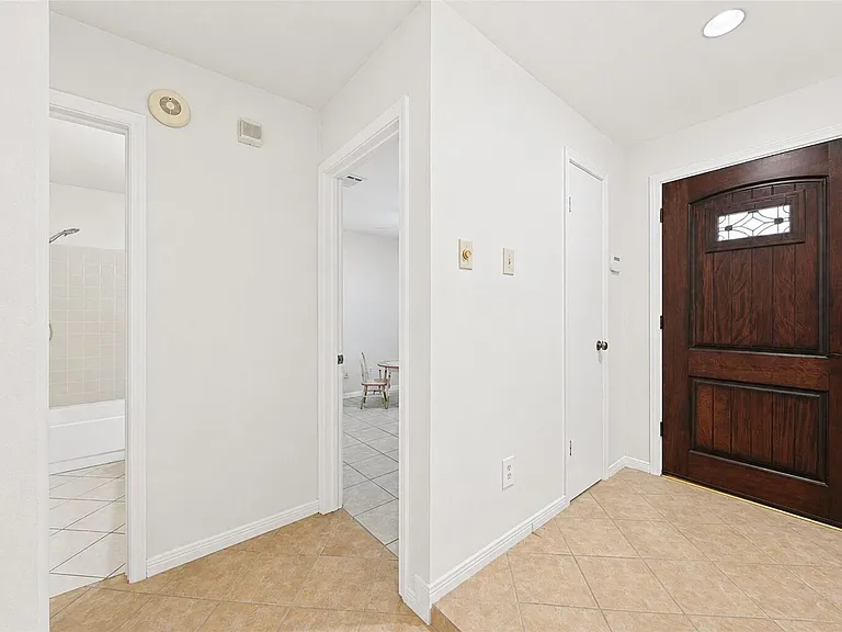 7518 Alcomita Dr — Photo 7