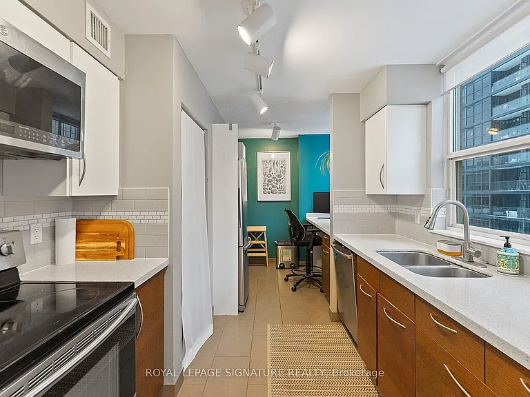 323 Richmond St E #412 — Photo 9