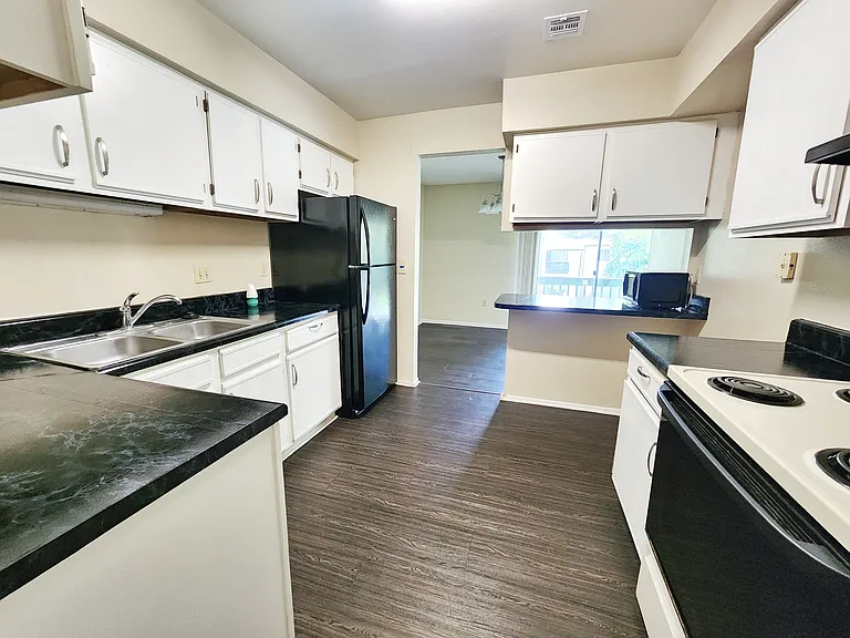 4309 S Semoran Blvd #4 — Photo 5