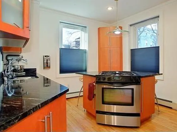 315 Harvard St APT 2, Cambridge, MA 02139