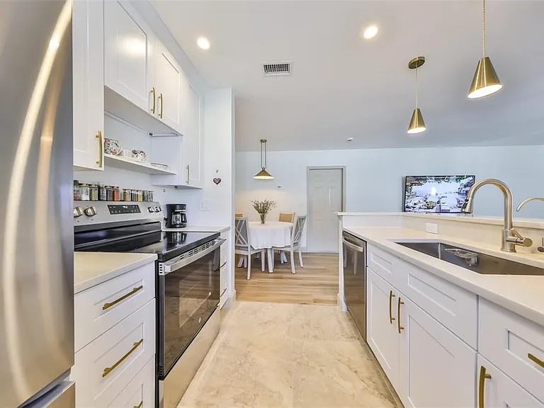 1727 New Hampshire Ave NE — Photo 8