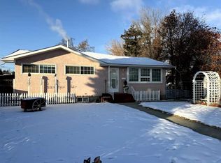 21 S Freemont Close, Red Deer, AB T4N4Y5