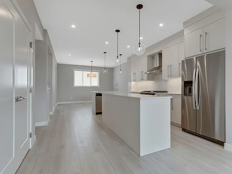 146 Creekside Dr SW #UPPER — Photo 7
