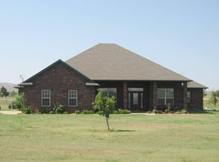 1754 NW Paint Rd, Cache, OK 73527