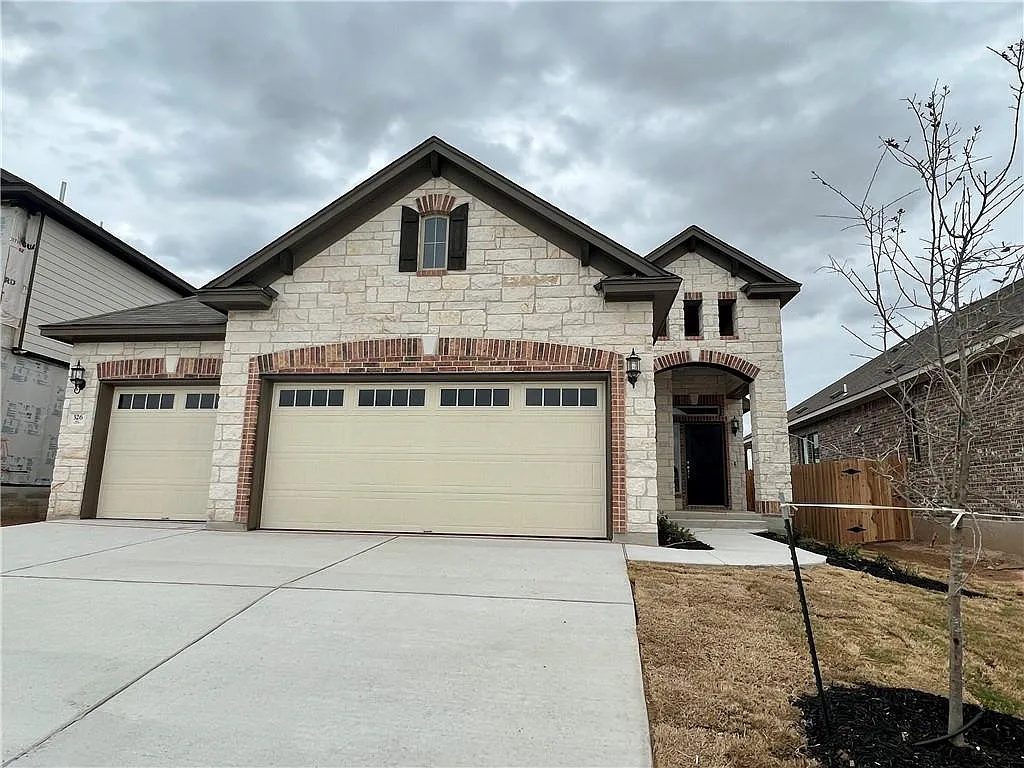 3 bed, 2.0 bath, 2054 sqft, $2,500 — Photo 1