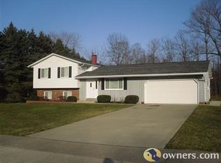 295 Hyder Dr, Madison, OH 44057