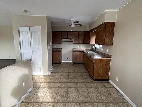 4th image of 12 Centre St E #1