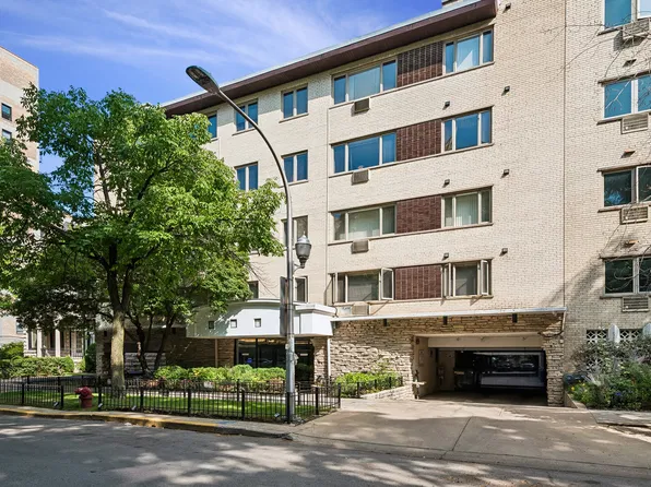 426 W Barry Ave APT 308, Chicago, IL 60657