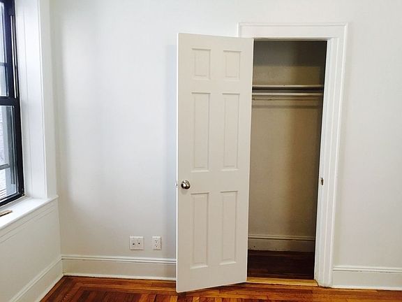 5th image of 4507 43rd Ave APT 1B