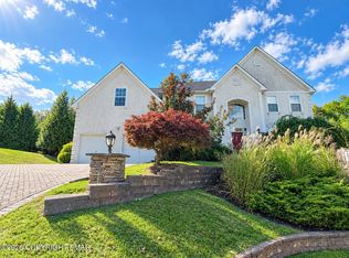 207 Center Valley Ct, East Stroudsburg, PA 18302
